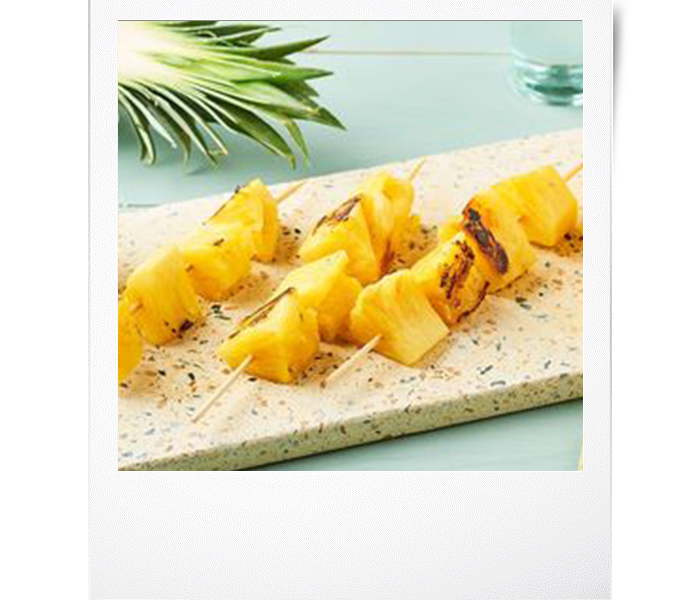 Brochettes d’ananas caramélisées aux cinq parfums